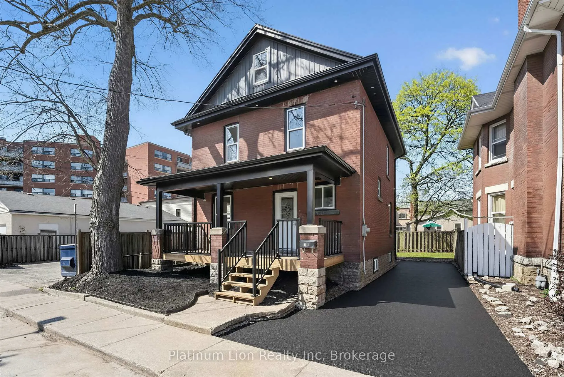 Photo 4 of 20 Avenue Place, Welland, Welland Downtown — HOMEH