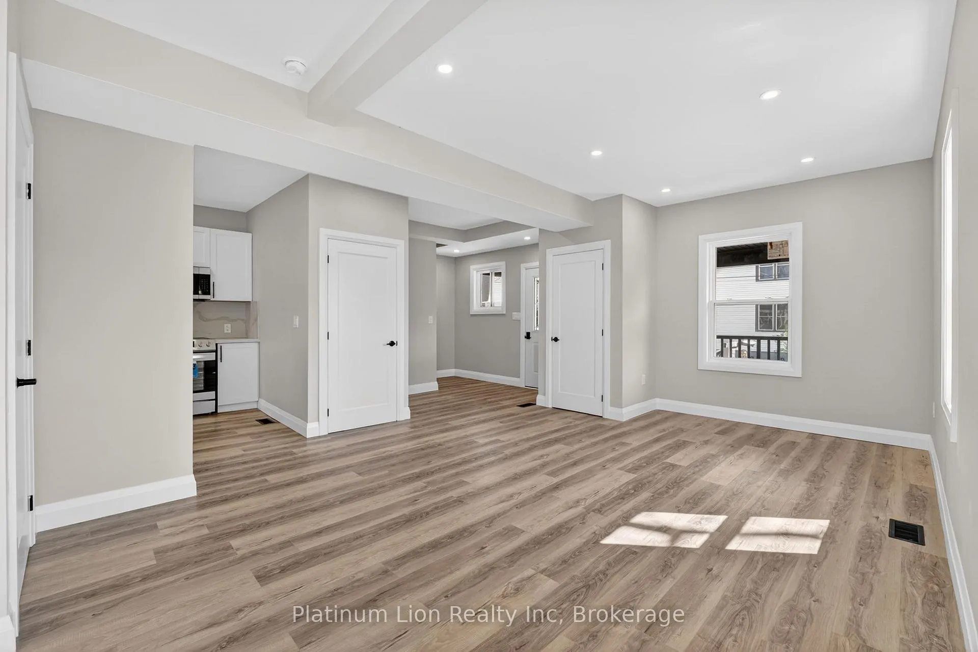 Photo 12 of 20 Avenue Place, Welland, Welland Downtown — HOMEH