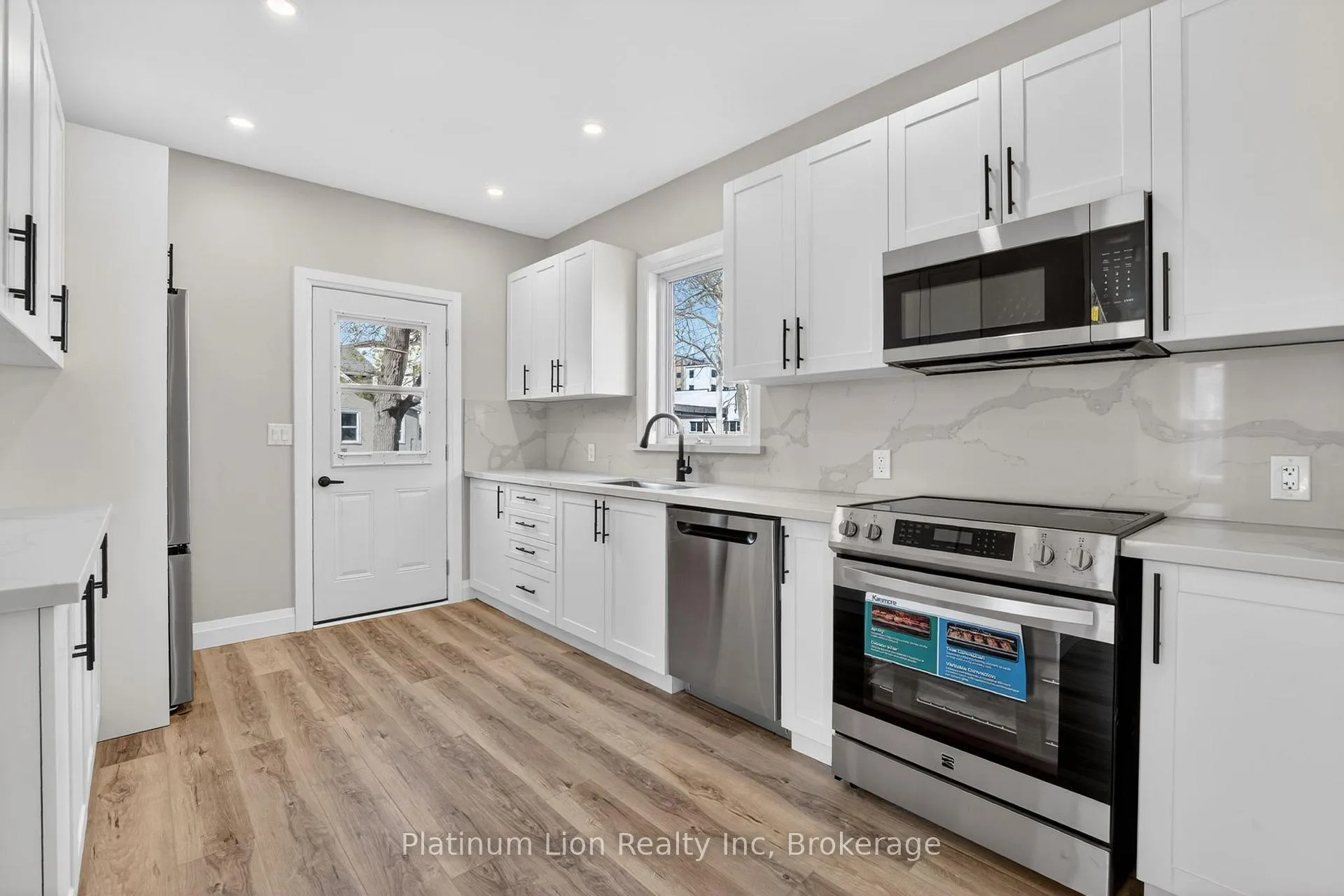 Photo 18 of 20 Avenue Place, Welland, Welland Downtown — HOMEH