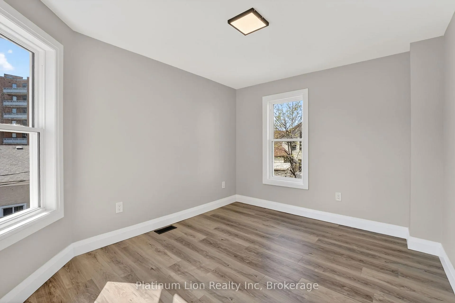 Photo 30 of 20 Avenue Place, Welland, Welland Downtown — HOMEH