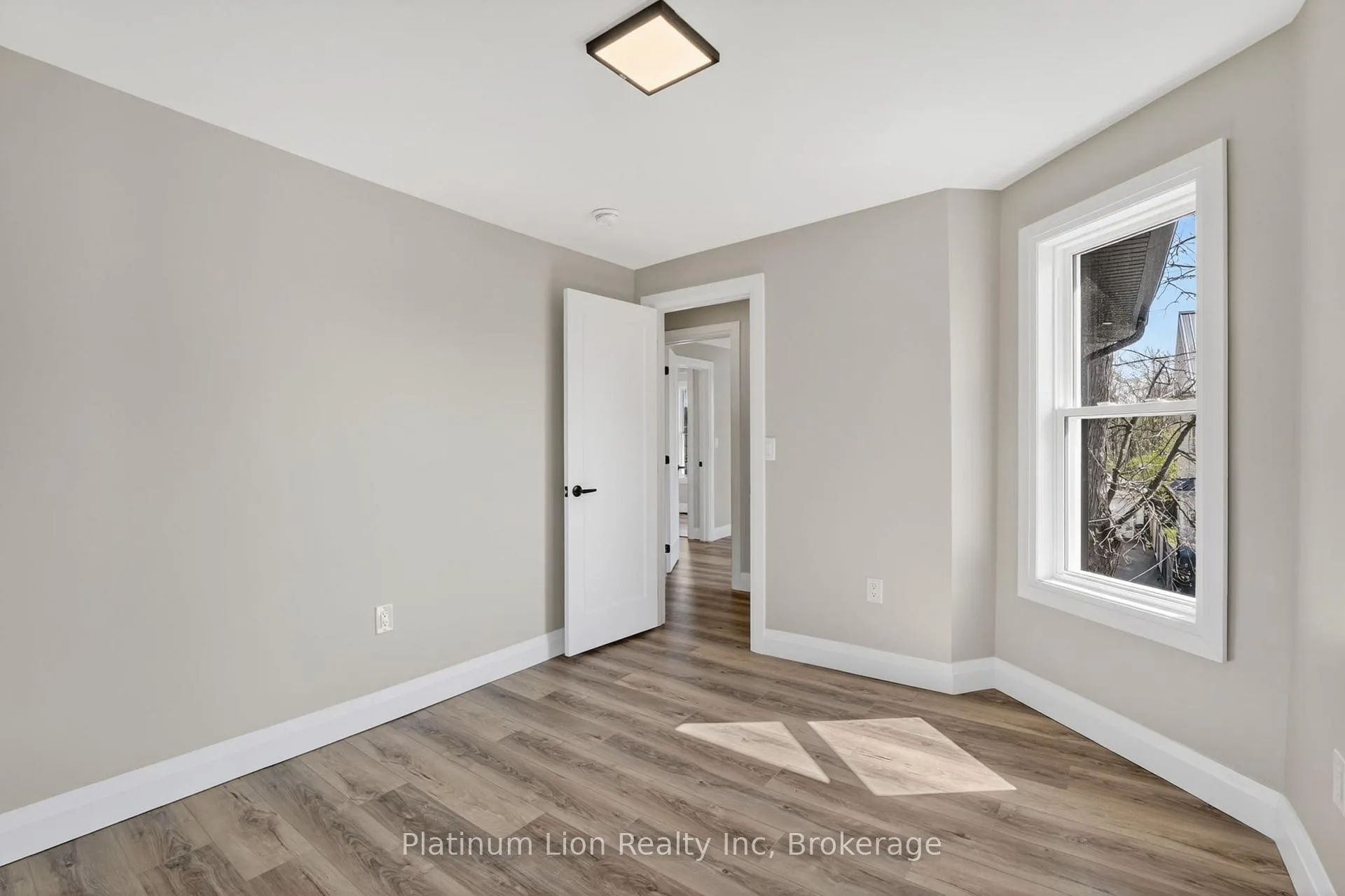 Photo 31 of 20 Avenue Place, Welland, Welland Downtown — HOMEH