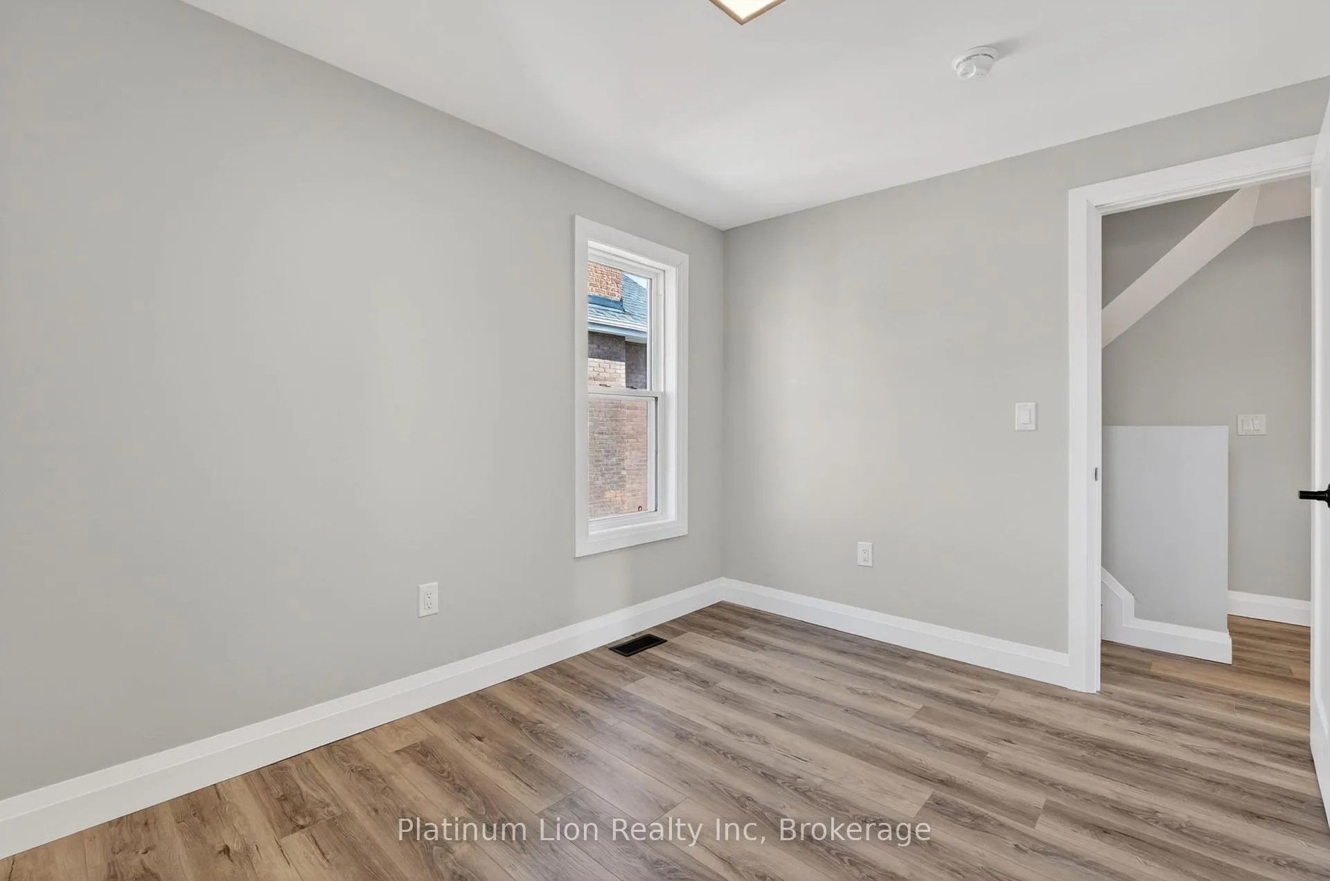 Photo 36 of 20 Avenue Place, Welland, Welland Downtown — HOMEH