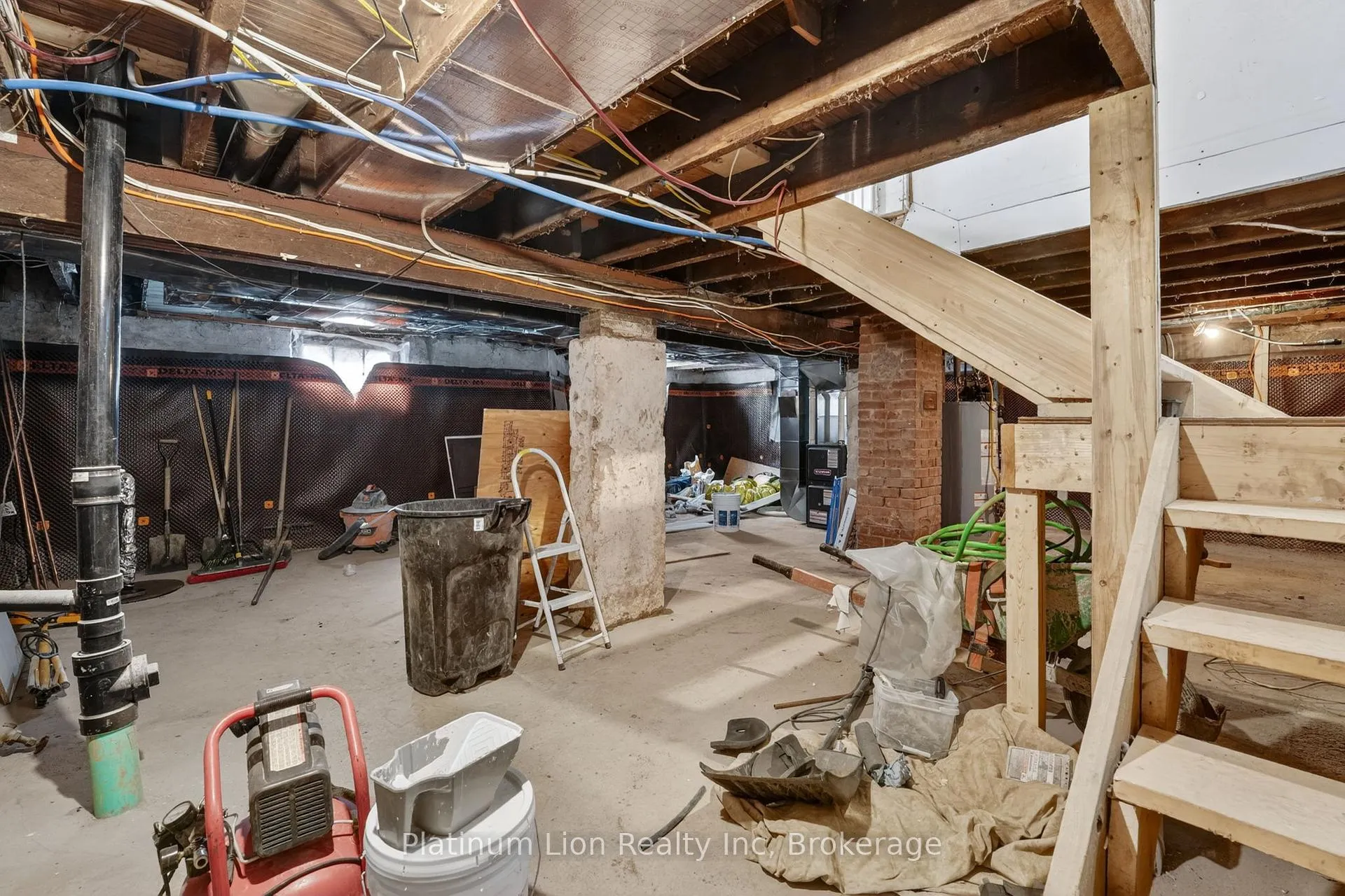 Photo 43 of 20 Avenue Place, Welland, Welland Downtown — HOMEH