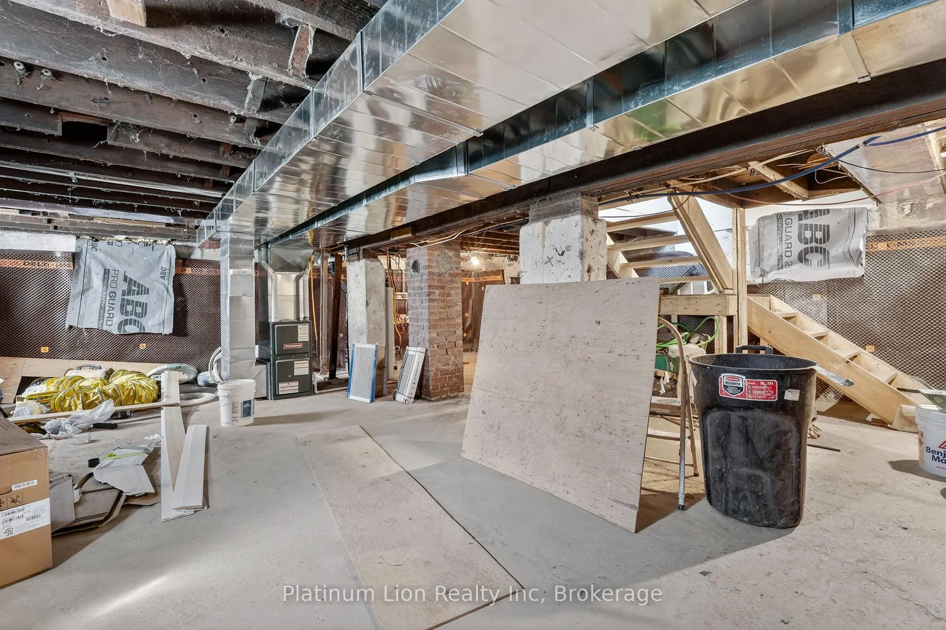 Photo 44 of 20 Avenue Place, Welland, Welland Downtown — HOMEH