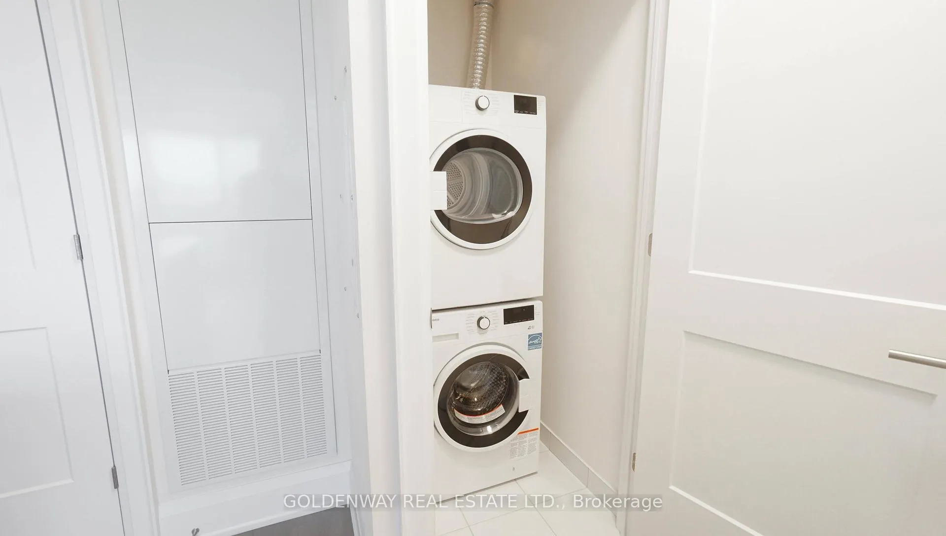Photo 9 of Unit 2504, 88 Cumberland Street, Toronto, The Annex — HOMEH