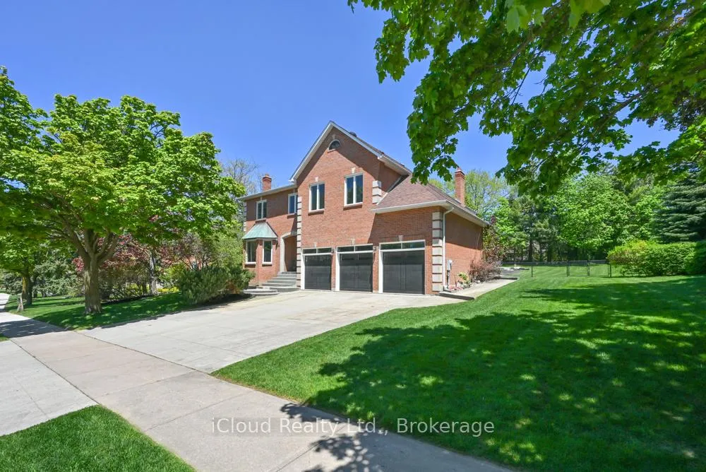 Photo 2 of 114 Kenpark Avenue, Brampton, Snelgrove — HOMEH