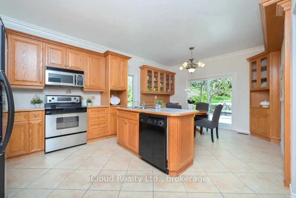 Photo 5 of 114 Kenpark Avenue, Brampton, Snelgrove — HOMEH