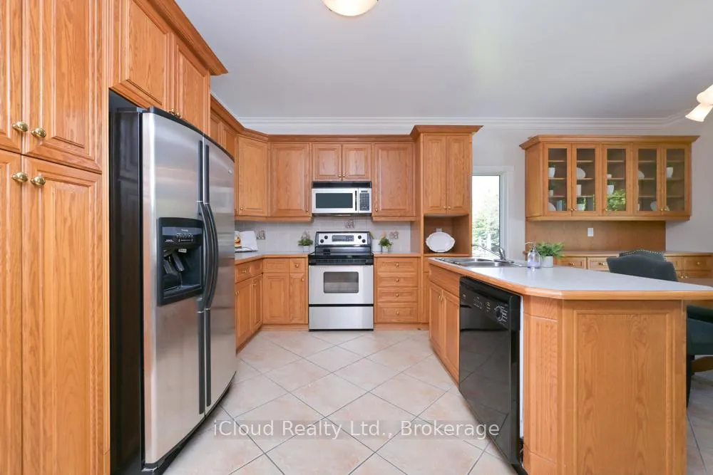 Photo 8 of 114 Kenpark Avenue, Brampton, Snelgrove — HOMEH