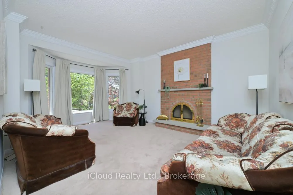 Photo 12 of 114 Kenpark Avenue, Brampton, Snelgrove — HOMEH