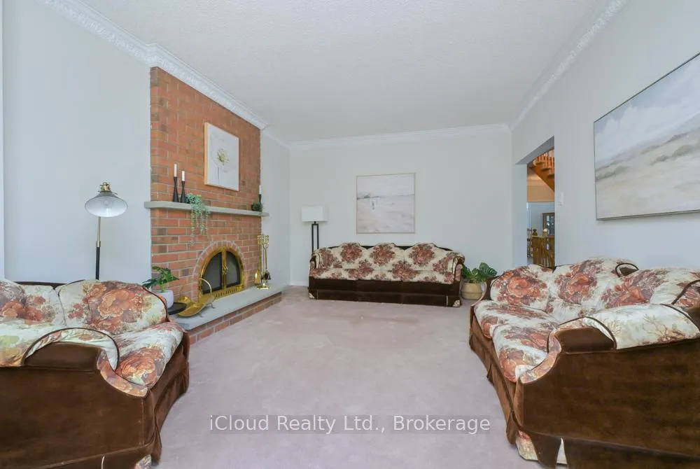 Photo 13 of 114 Kenpark Avenue, Brampton, Snelgrove — HOMEH