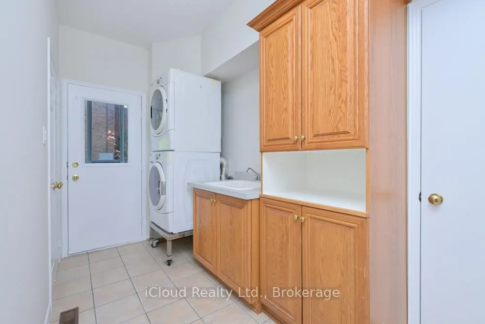 Photo 18 of 114 Kenpark Avenue, Brampton, Snelgrove — HOMEH