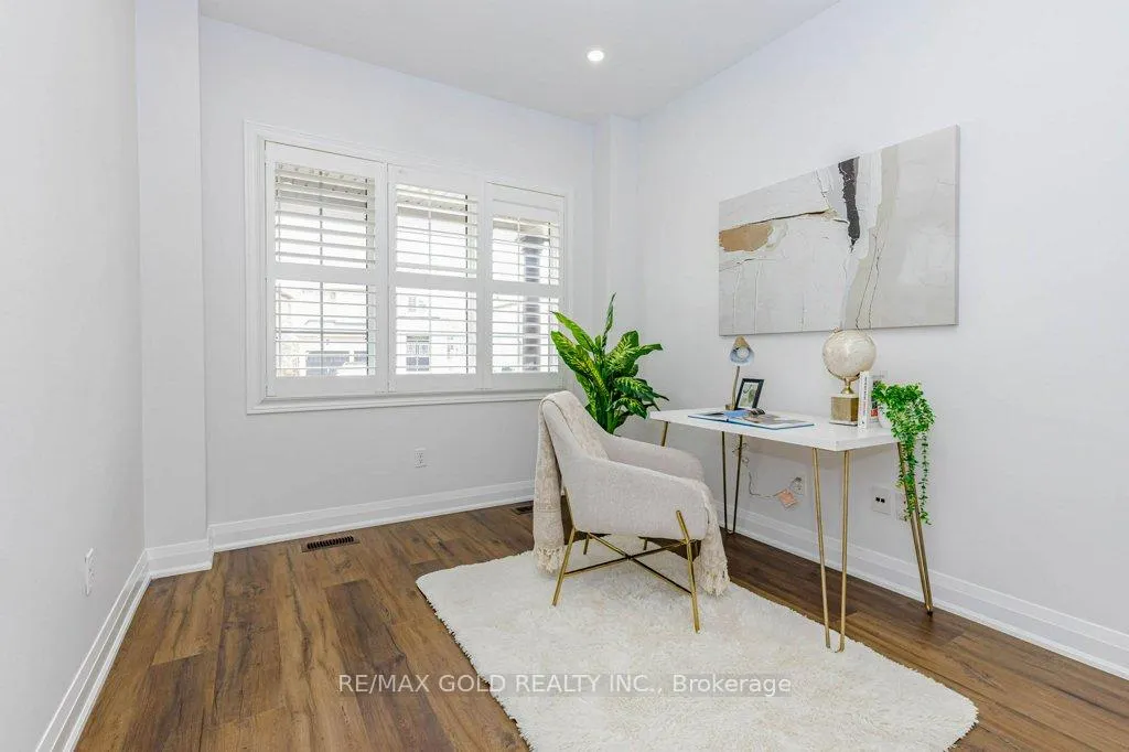 Photo 9 of 132 Mcknight Avenue, Hamilton, Waterdown — HOMEH