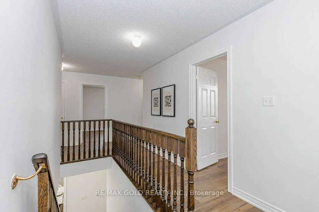Photo 19 of 132 Mcknight Avenue, Hamilton, Waterdown — HOMEH