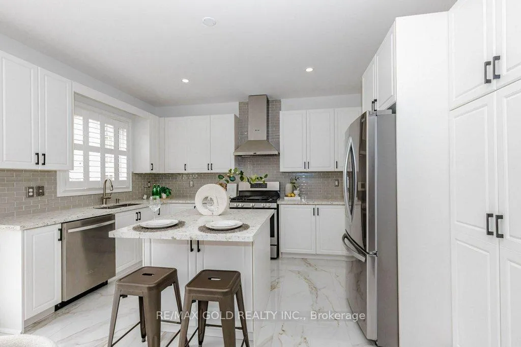 Photo 24 of 132 Mcknight Avenue, Hamilton, Waterdown — HOMEH