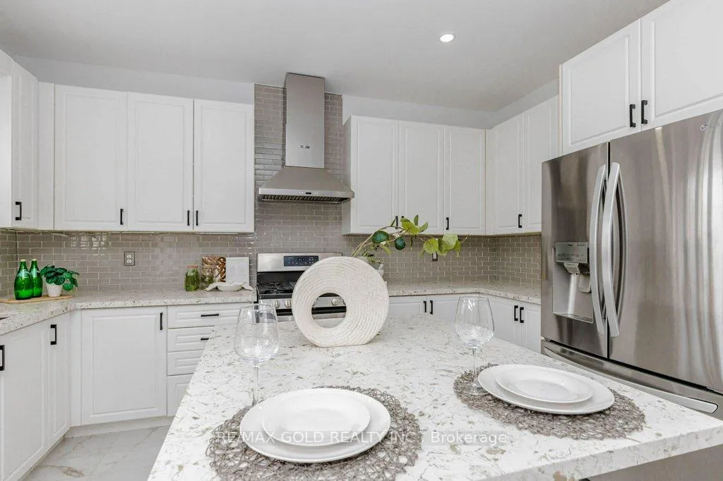 Photo 25 of 132 Mcknight Avenue, Hamilton, Waterdown — HOMEH