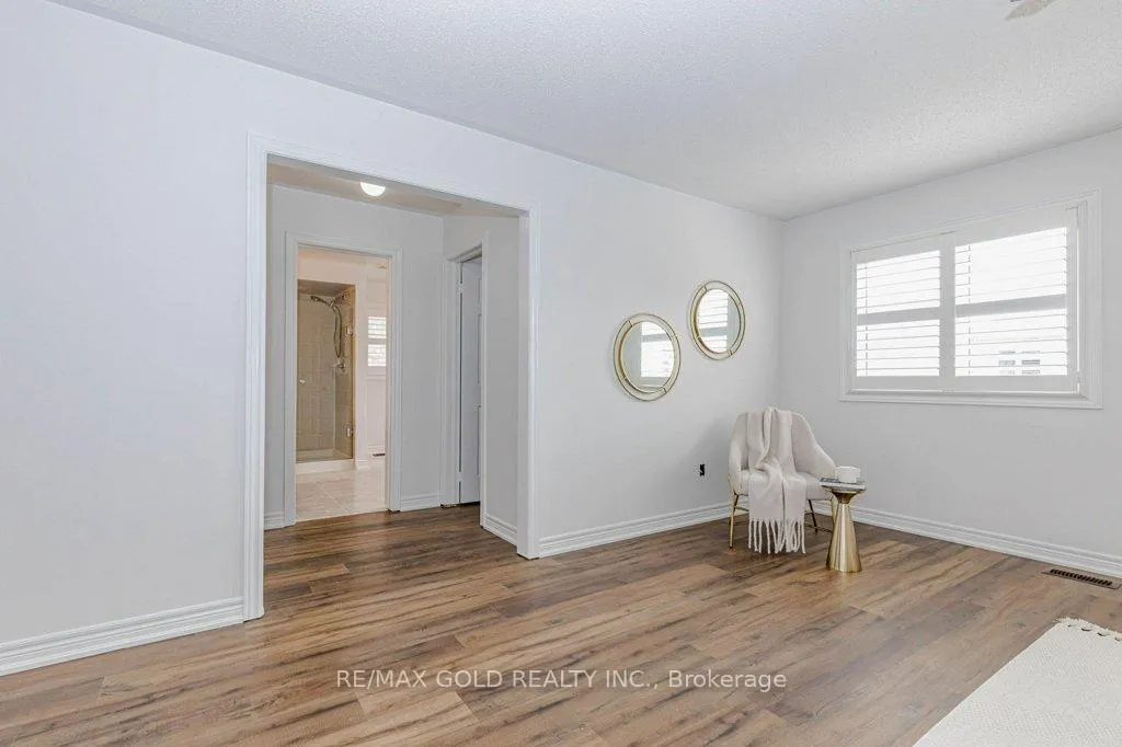 Photo 36 of 132 Mcknight Avenue, Hamilton, Waterdown — HOMEH