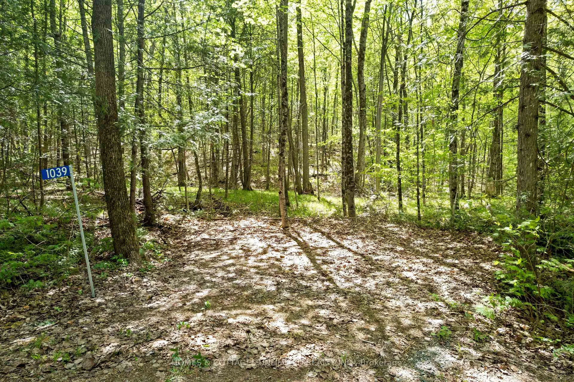 Photo 1 of 1039 Young Lane, Frontenac, Frontenac North — HOMEH