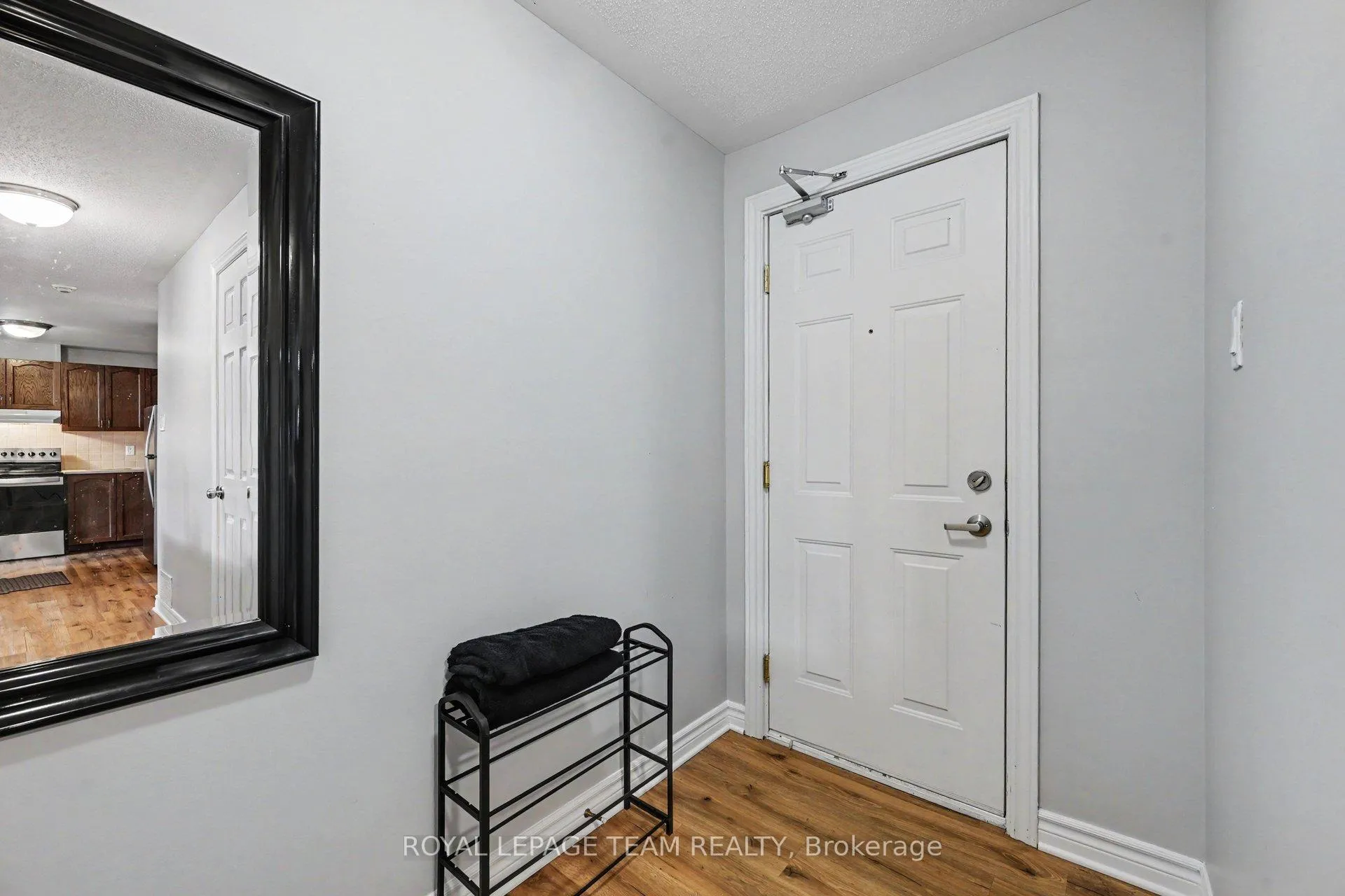 Photo 3 of Unit 1, 304 Paseo Private, Ottawa, Centrepointe — HOMEH
