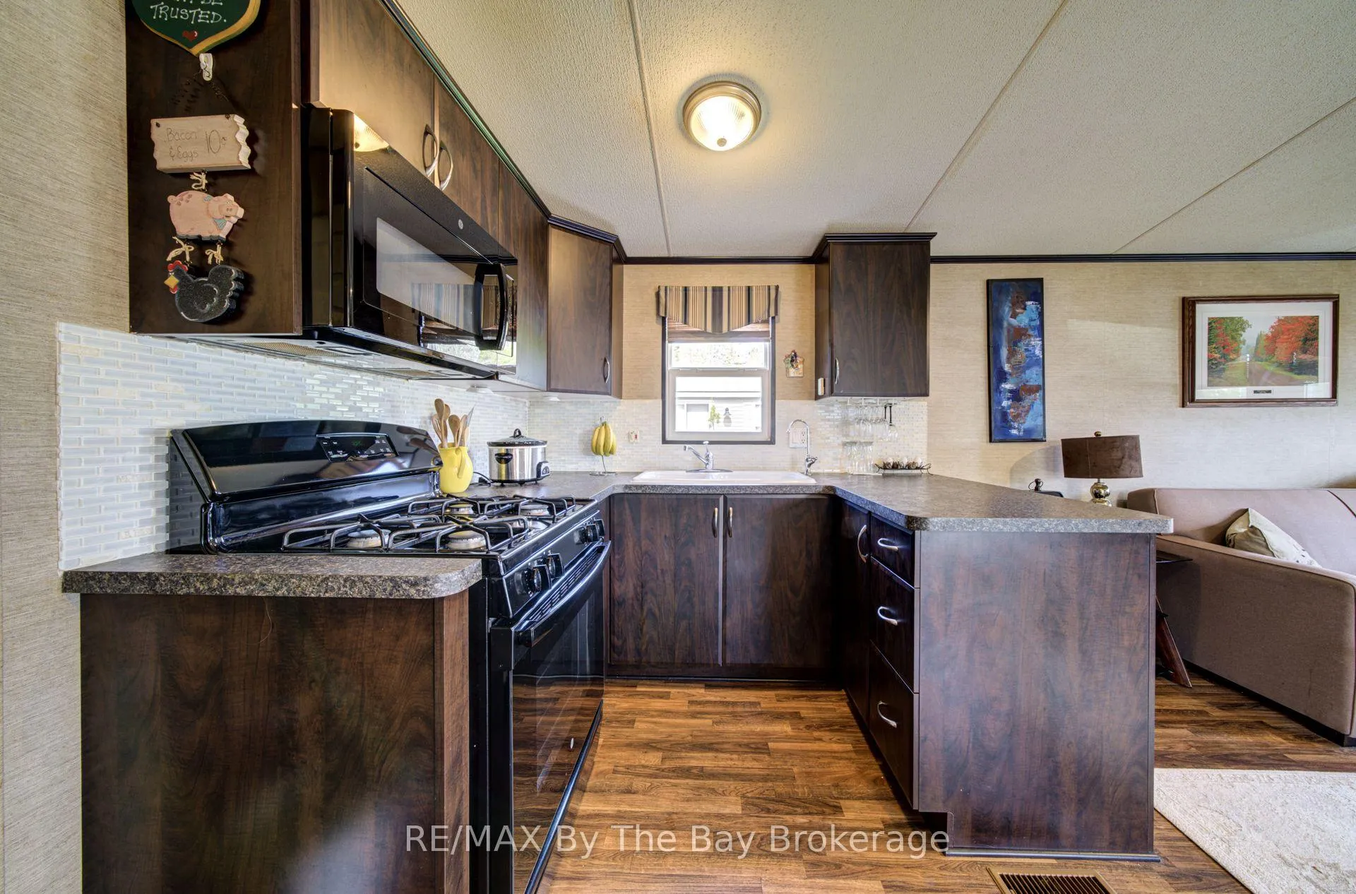 Photo 14 of 14 Kenora Trail, Wasaga Beach — HOMEH