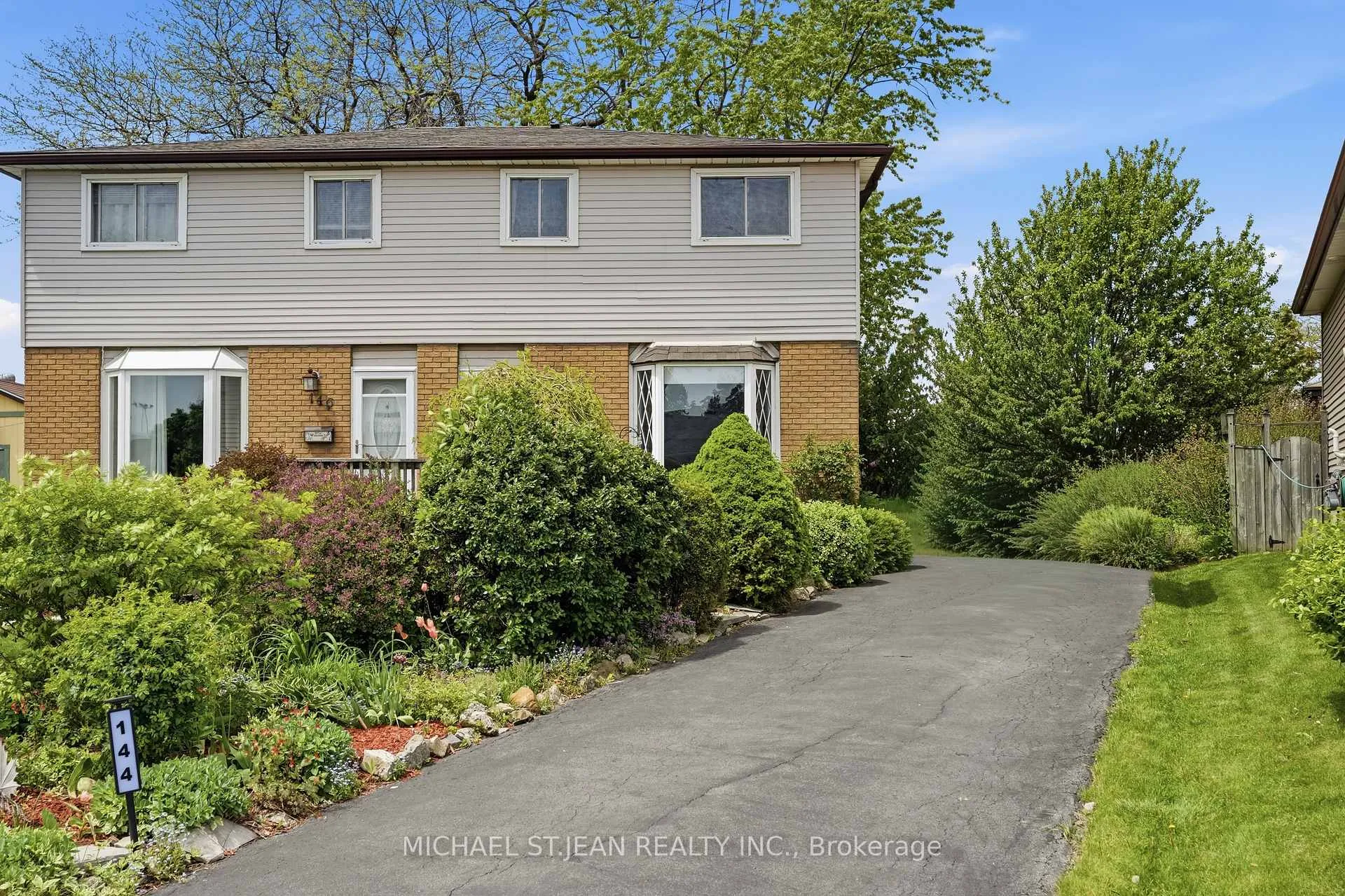 Photo 2 of 144 Bellingham Drive, Hamilton, Lawfield — HOMEH