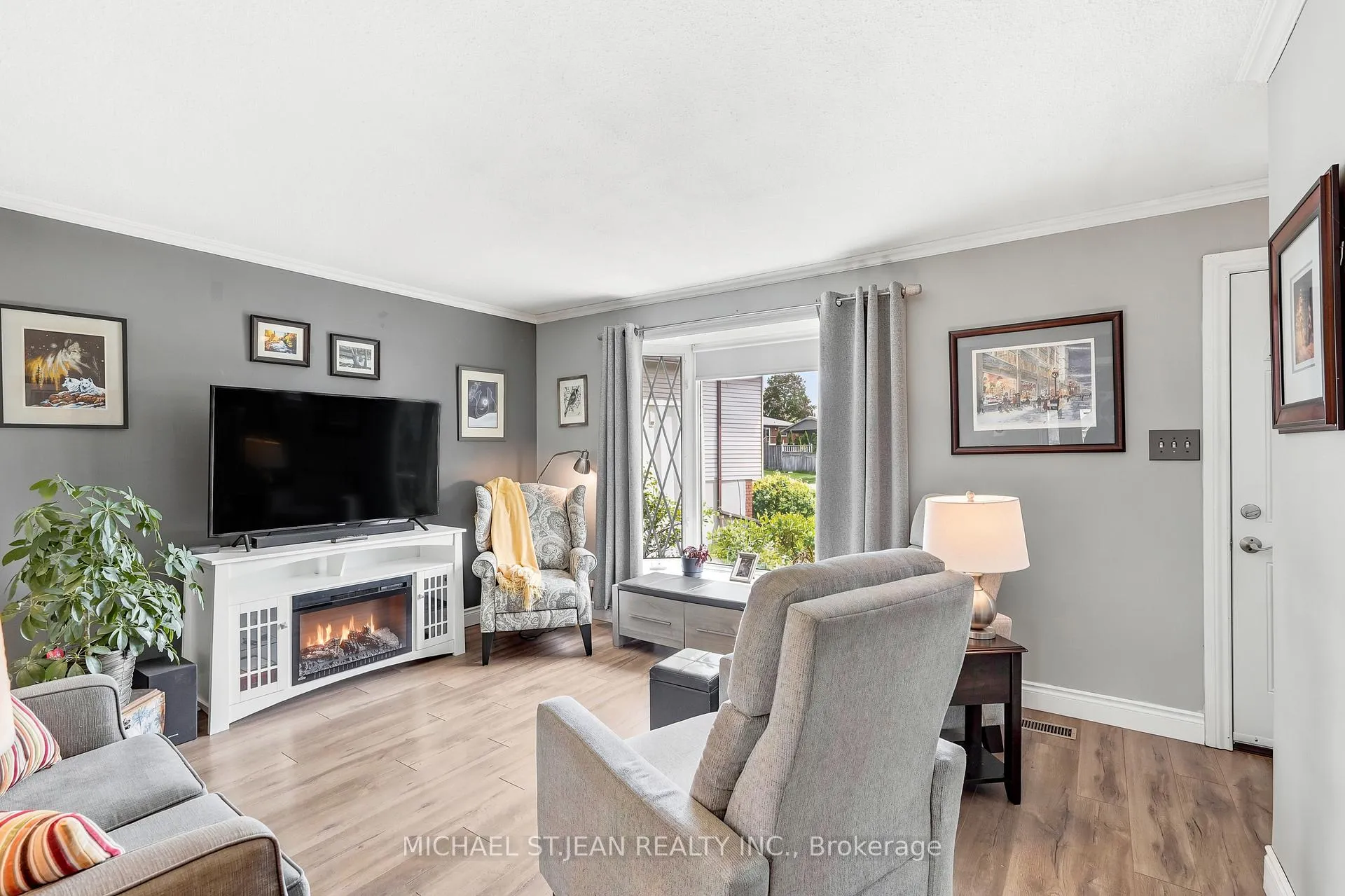 Photo 9 of 144 Bellingham Drive, Hamilton, Lawfield — HOMEH
