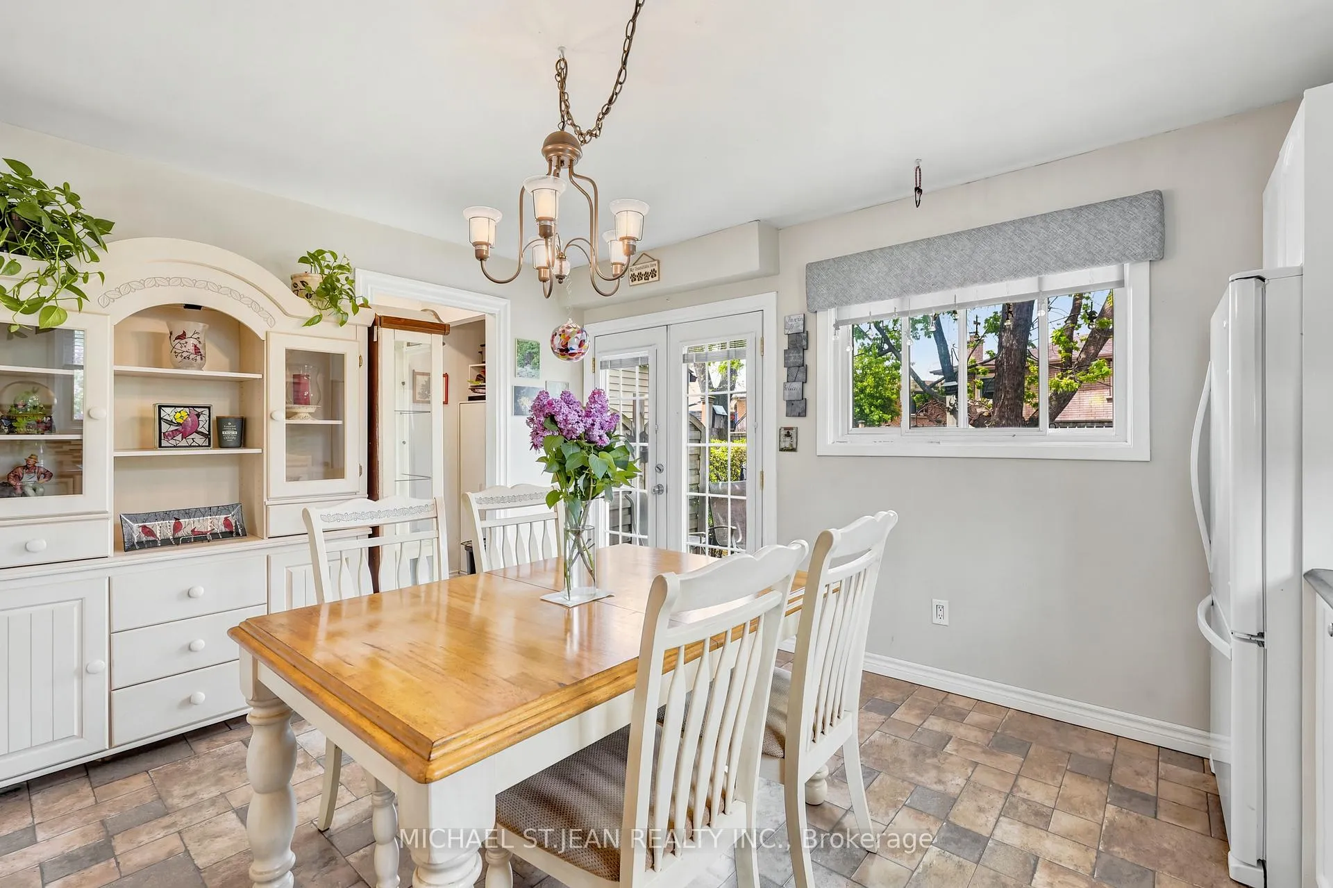 Photo 15 of 144 Bellingham Drive, Hamilton, Lawfield — HOMEH
