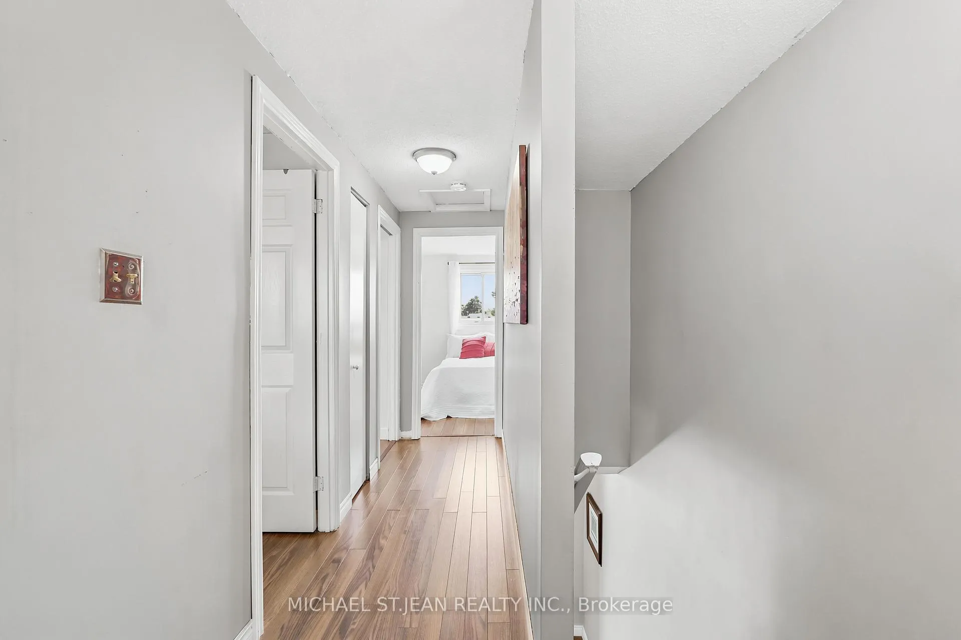 Photo 16 of 144 Bellingham Drive, Hamilton, Lawfield — HOMEH