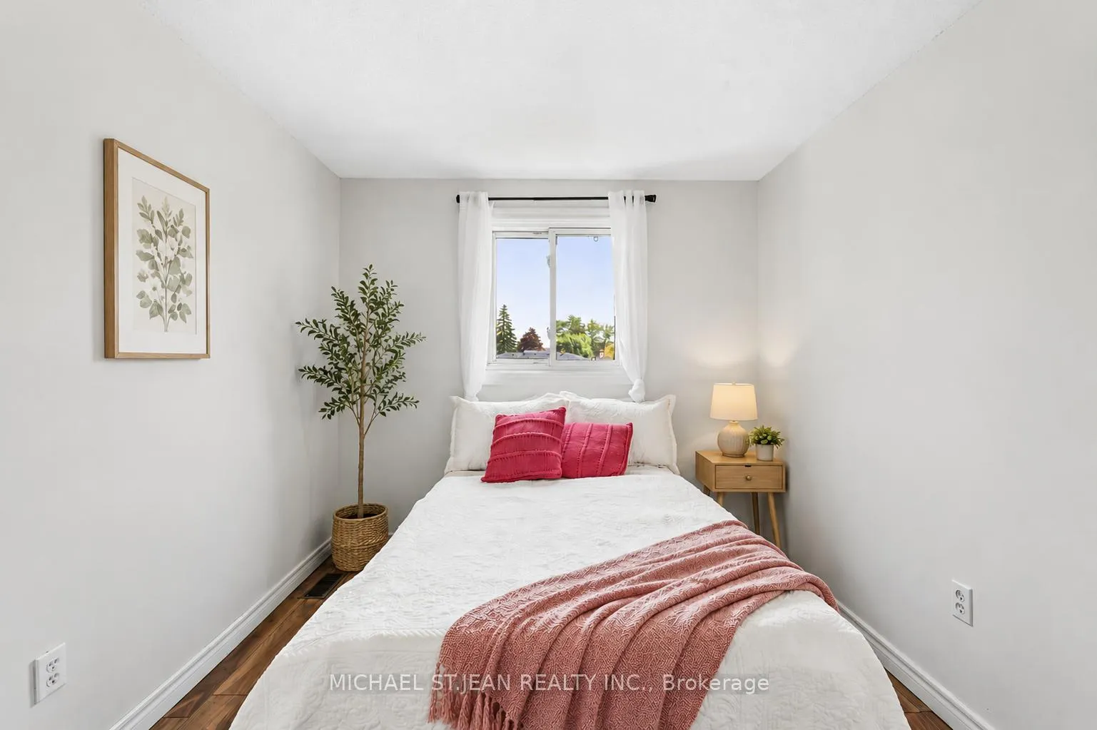 Photo 21 of 144 Bellingham Drive, Hamilton, Lawfield — HOMEH