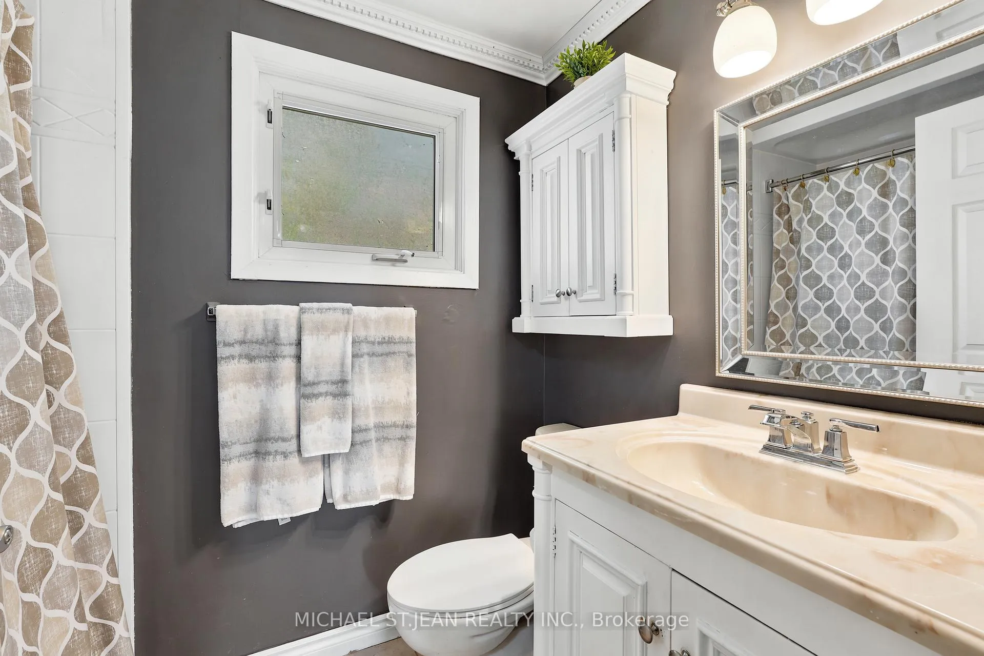 Photo 25 of 144 Bellingham Drive, Hamilton, Lawfield — HOMEH