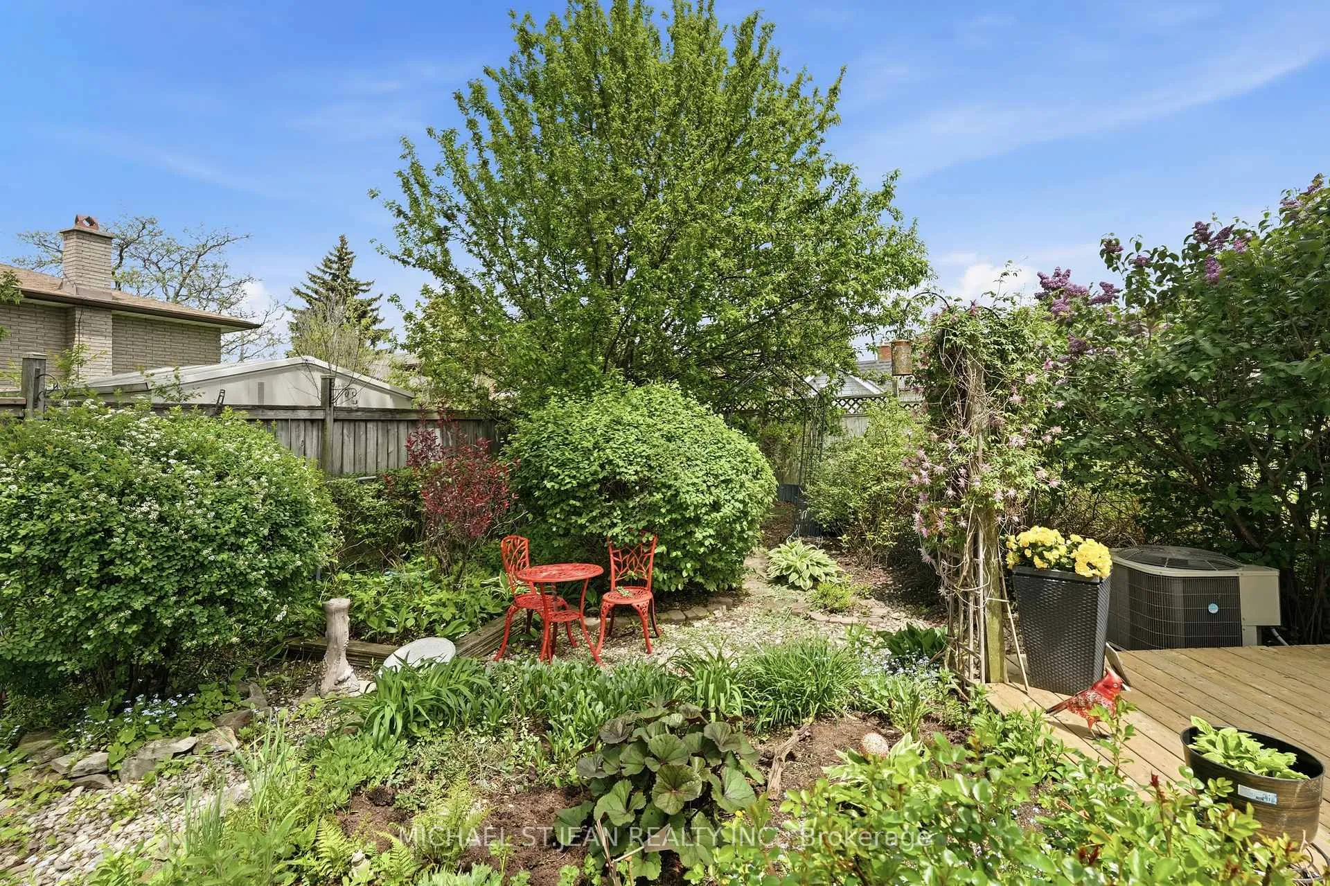 Photo 34 of 144 Bellingham Drive, Hamilton, Lawfield — HOMEH