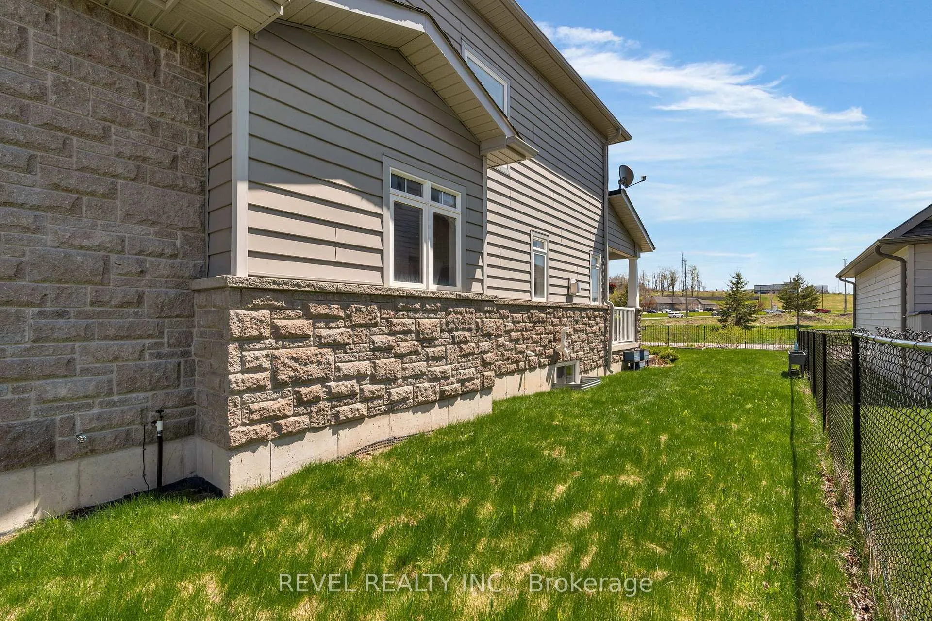 Photo 26 of 3123 Stone Ridge Boulevard, Orillia — HOMEH