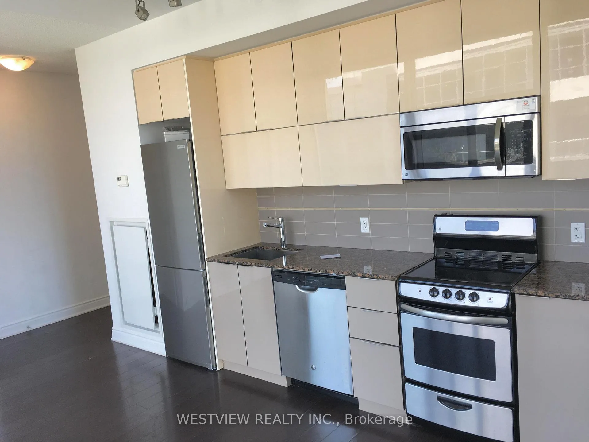 Photo 8 of Unit 431, 80 Marine Parade Drive, Etobicoke, Mimico — HOMEH