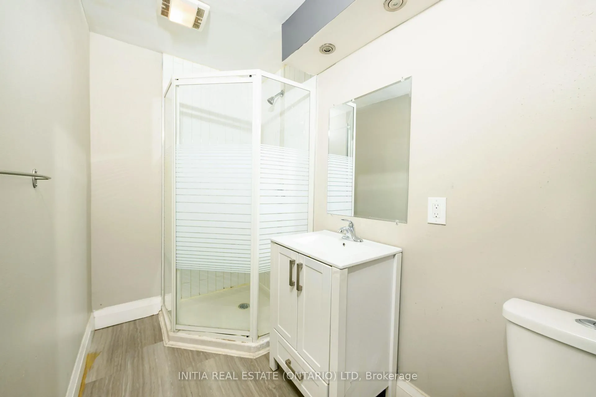 Photo 21 of 28 Chiddington Gate S, London, South R — HOMEH
