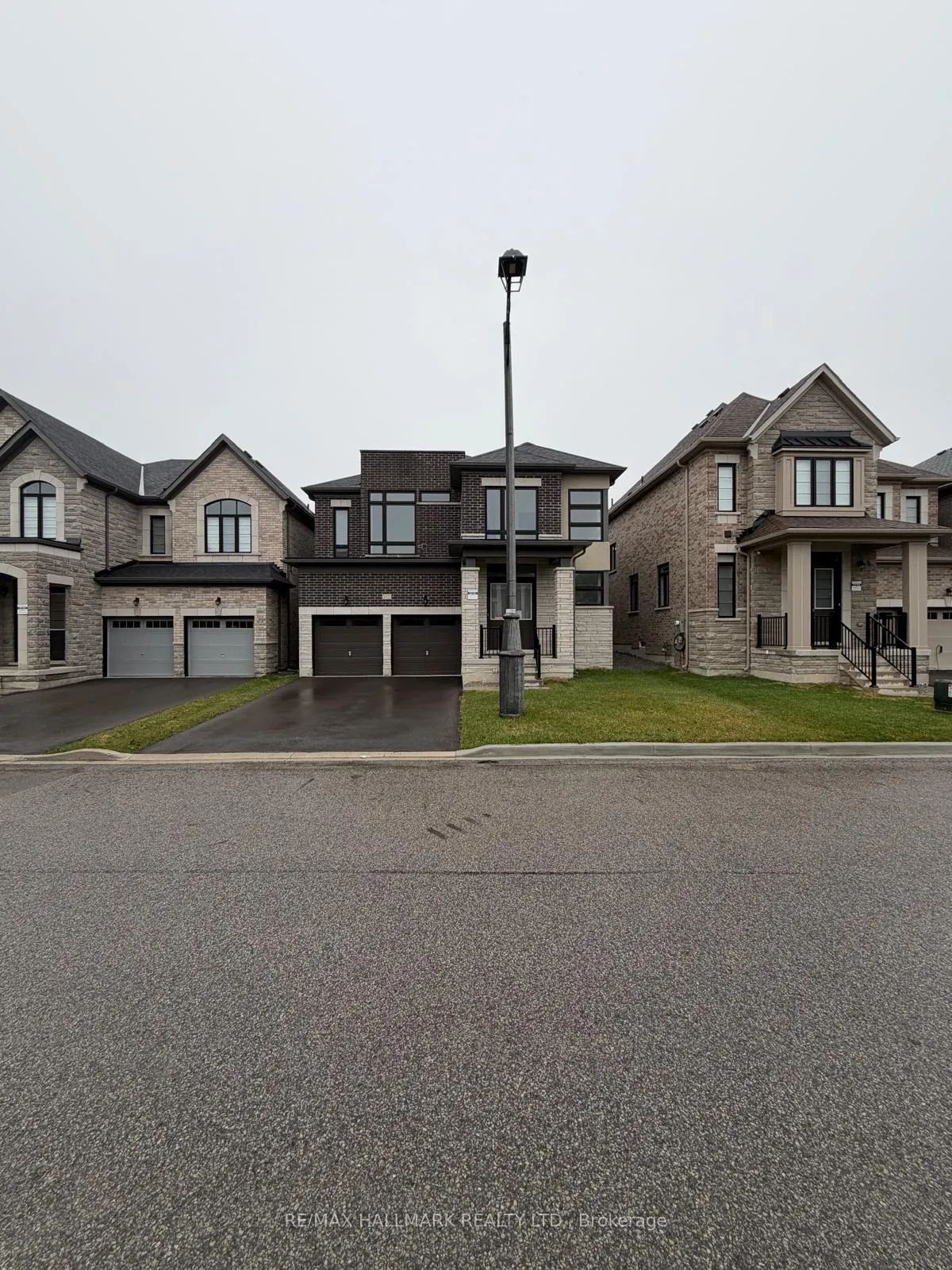 Photo 1 of 112 Weslock Crescent, Aurora, Bayview Northeast — HOMEH