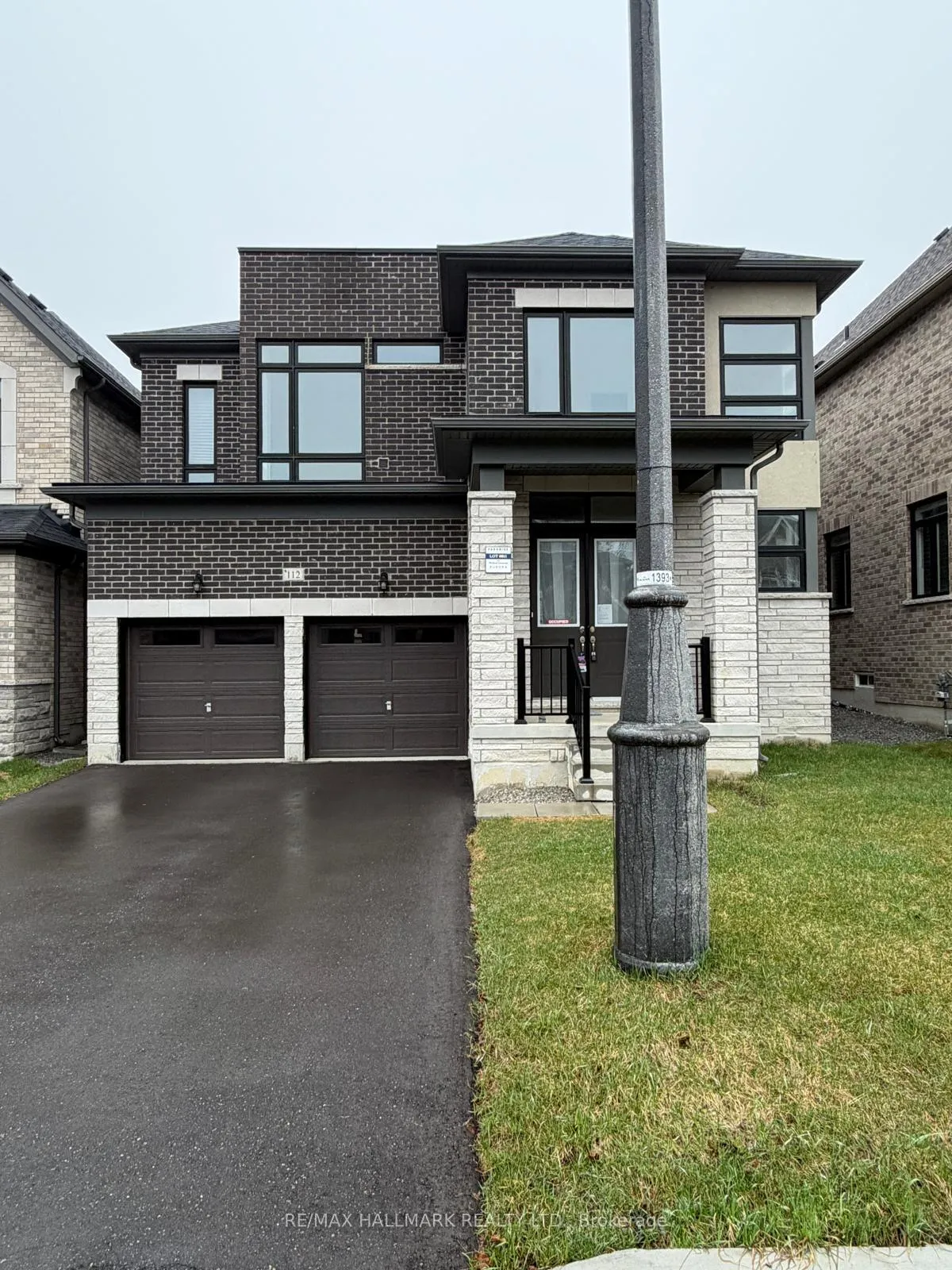 Photo 2 of 112 Weslock Crescent, Aurora, Bayview Northeast — HOMEH