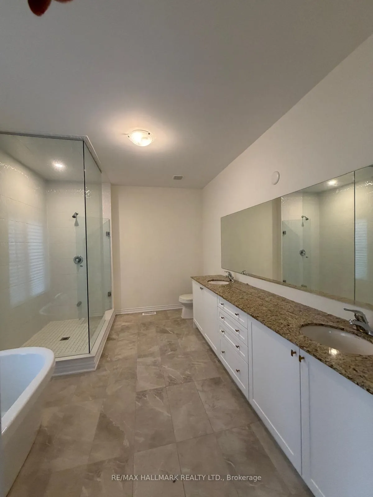 Photo 10 of 112 Weslock Crescent, Aurora, Bayview Northeast — HOMEH