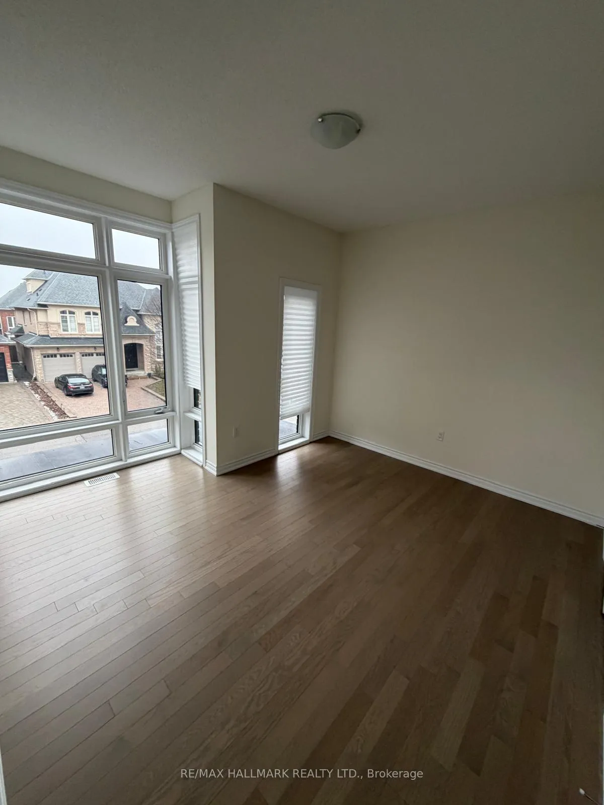 Photo 13 of 112 Weslock Crescent, Aurora, Bayview Northeast — HOMEH