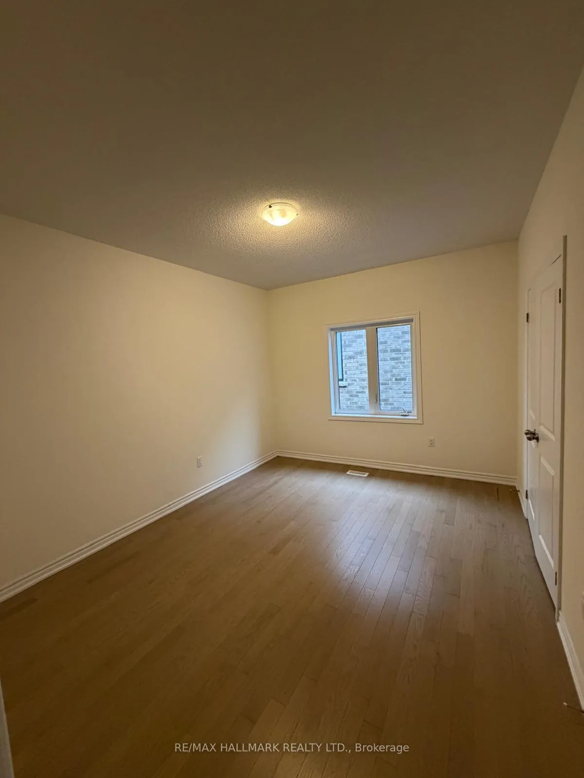 Photo 14 of 112 Weslock Crescent, Aurora, Bayview Northeast — HOMEH