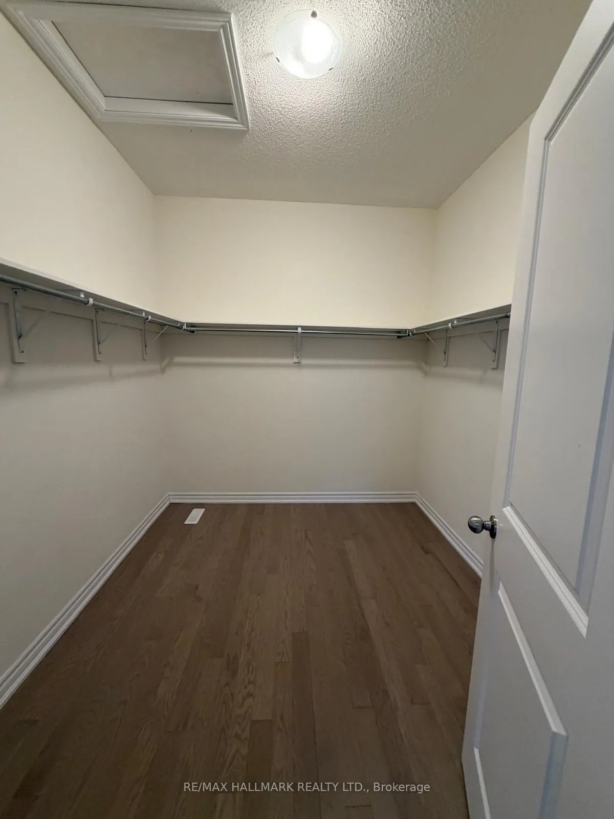 Photo 18 of 112 Weslock Crescent, Aurora, Bayview Northeast — HOMEH
