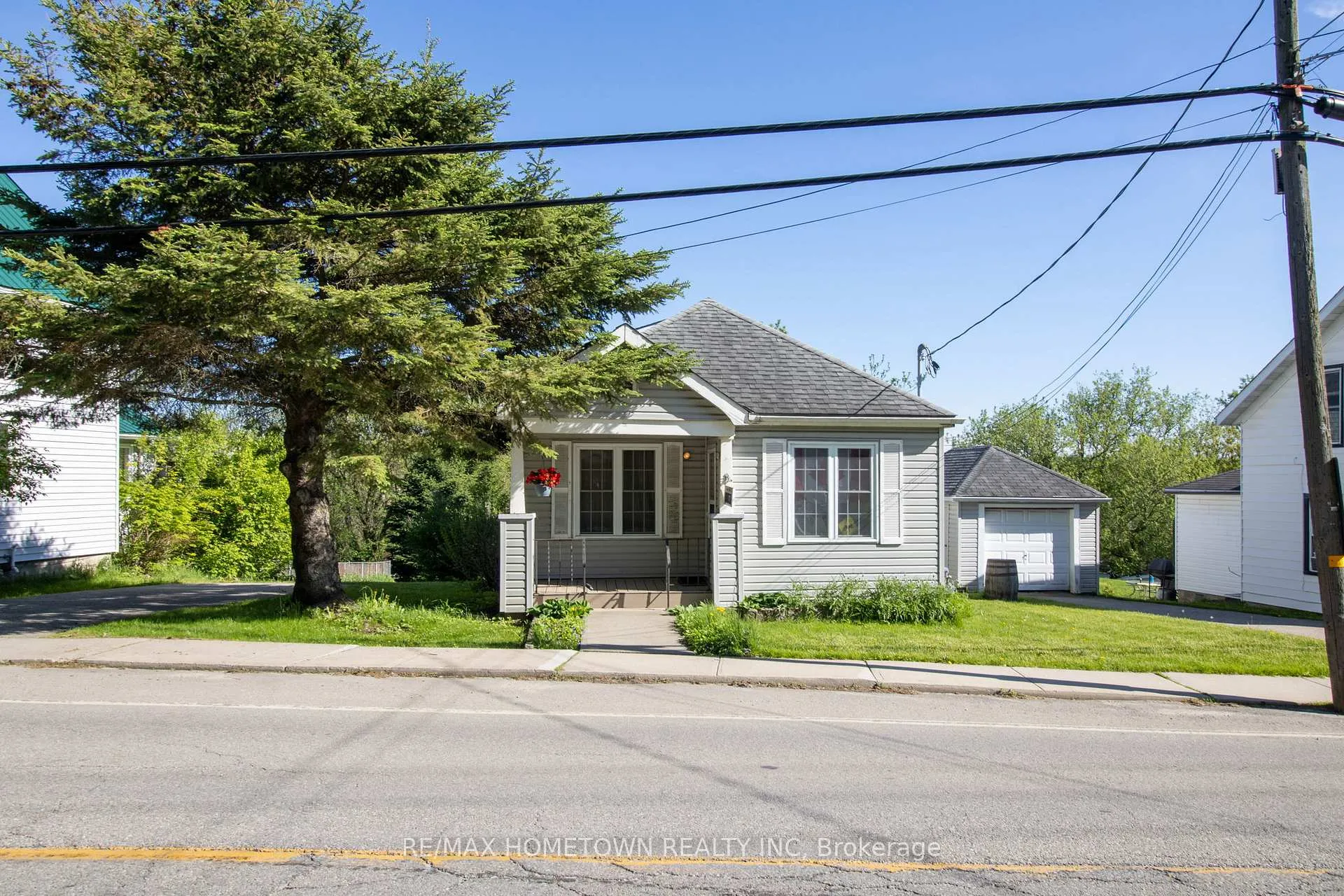 Photo 1 of 17 Main Street E, Elizabethtown-Kitley, Elizabethtown Kitley (Old Kitley) Twp — HOMEH
