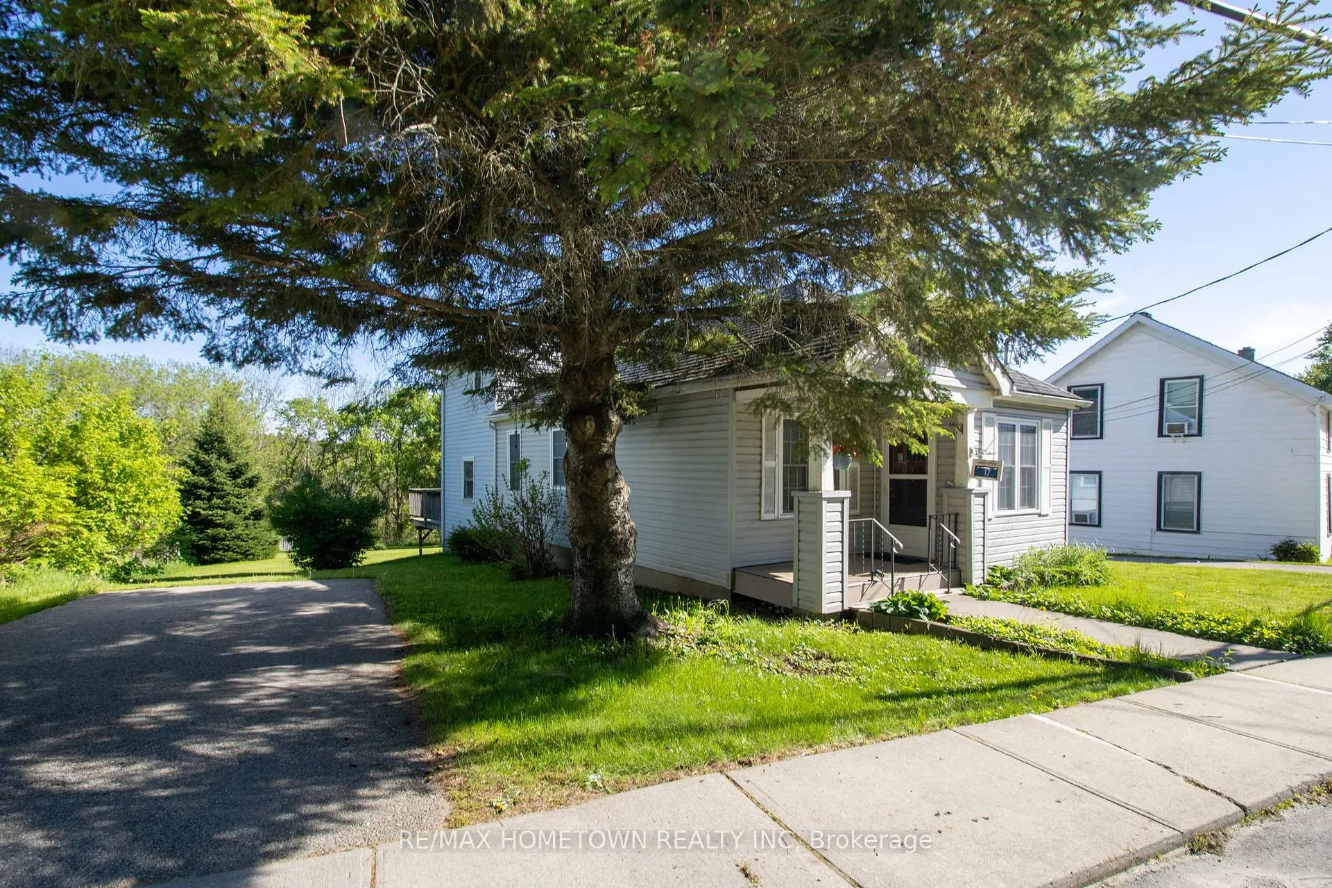 Photo 3 of 17 Main Street E, Elizabethtown-Kitley, Elizabethtown Kitley (Old Kitley) Twp — HOMEH