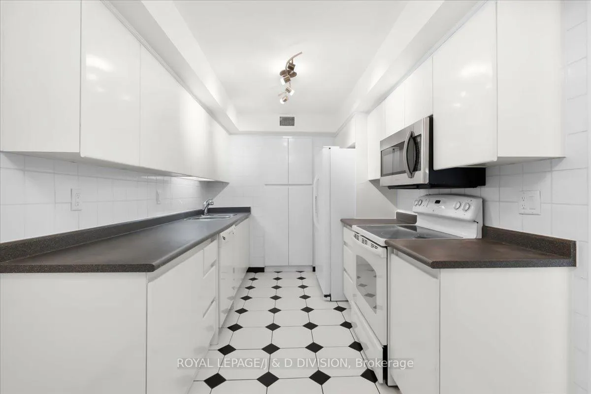 Photo 7 of Unit 424, 80 Front Street E, Toronto, Church-Yonge Corridor — HOMEH