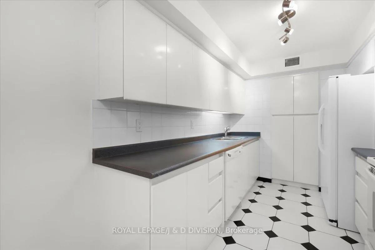 Photo 8 of Unit 424, 80 Front Street E, Toronto, Church-Yonge Corridor — HOMEH