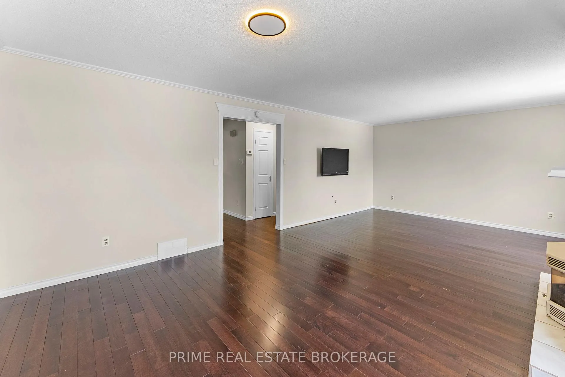 Photo 5 of 315 Everglade Crescent, London, North P — HOMEH