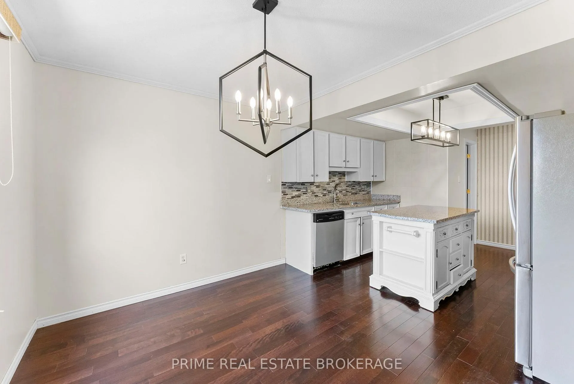 Photo 9 of 315 Everglade Crescent, London, North P — HOMEH
