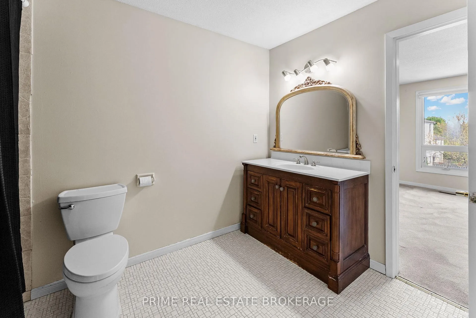 Photo 20 of 315 Everglade Crescent, London, North P — HOMEH