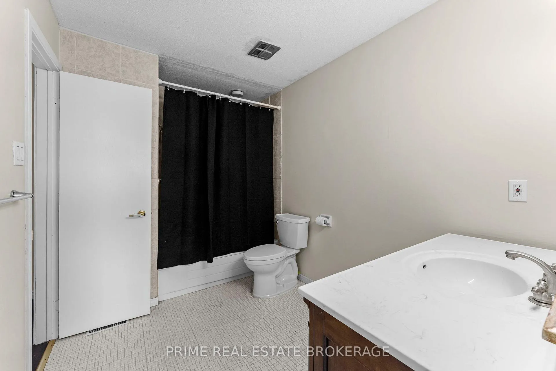 Photo 21 of 315 Everglade Crescent, London, North P — HOMEH