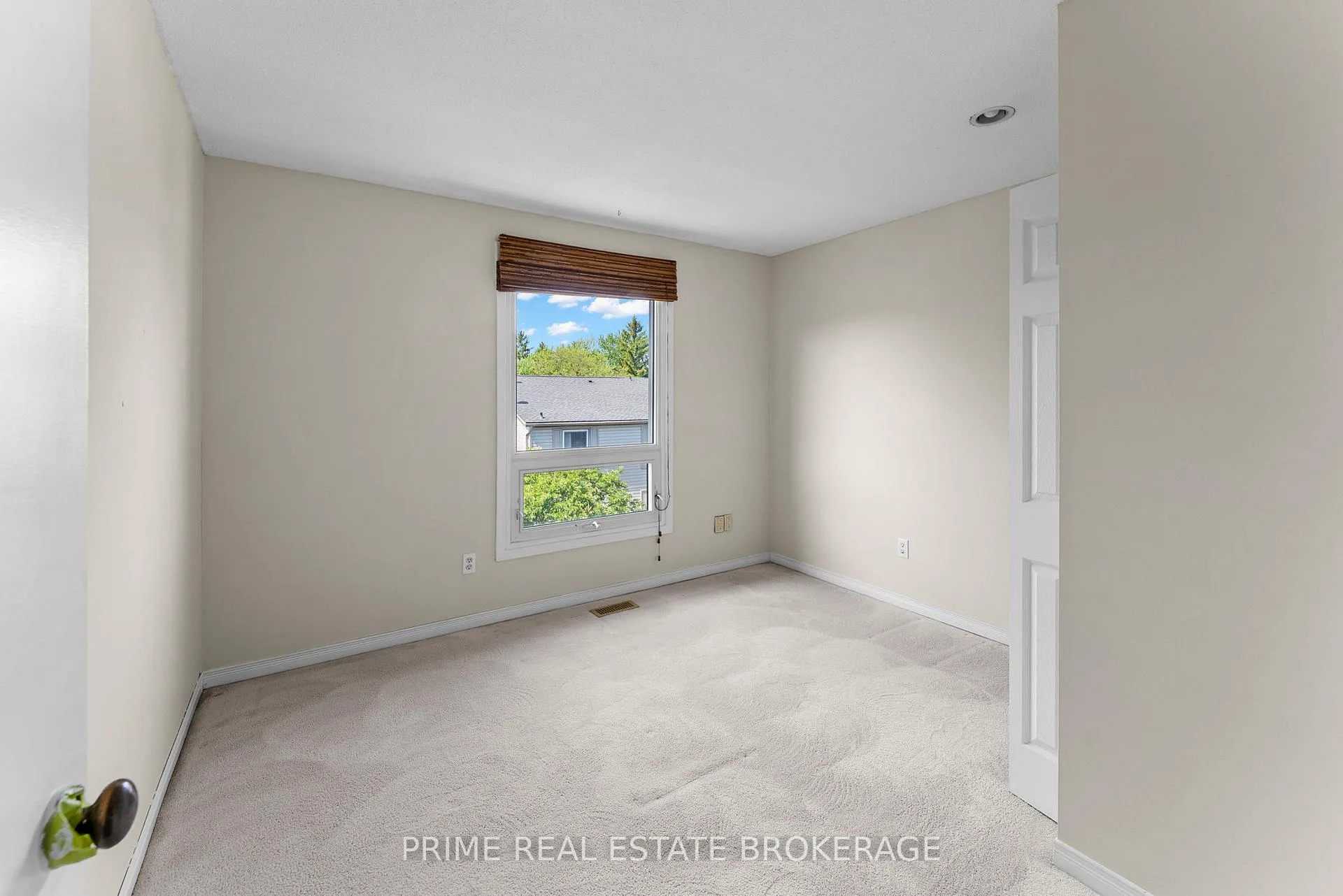 Photo 25 of 315 Everglade Crescent, London, North P — HOMEH