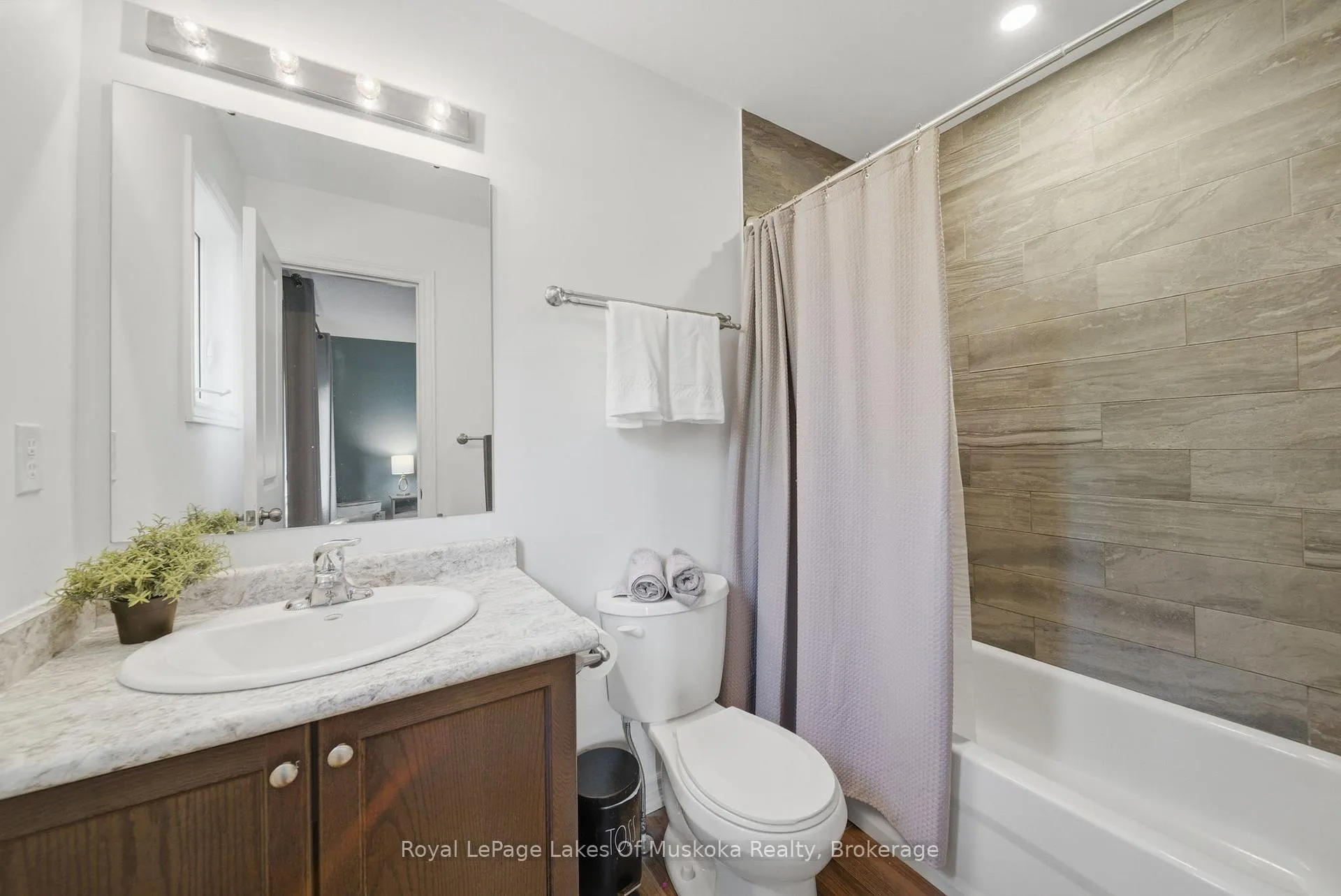 Photo 23 of 4 Keyzer Drive, Oro-Medonte, Warminster — HOMEH