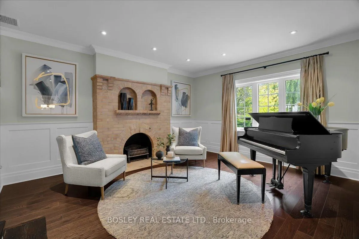 Photo 2 of 3 Shorncliffe Avenue, Toronto, Casa Loma — HOMEH